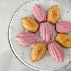 Madeleines de almendra sin gluten con chocolate ruby