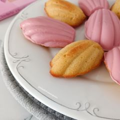 Madeleines de almendra sin gluten con chocolate ruby