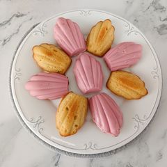 Madeleines de almendra sin gluten con chocolate ruby