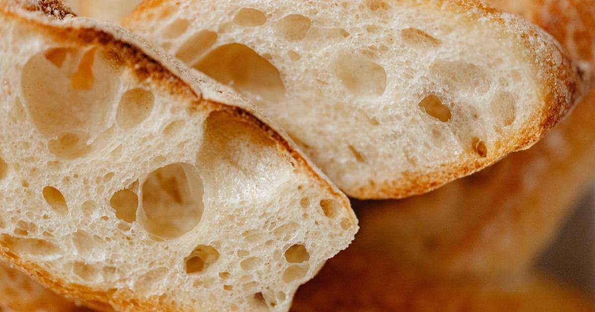 Pan sin gluten casero elaborado con Mix Multiusos Adpan, con corteza dorada.