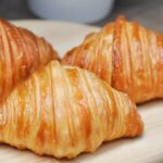 Croissants caseros sin gluten, dorados y esponjosos